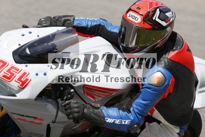 /10 20.04.2026  Pluess Moto Sport ADR/Freies Fahren/954